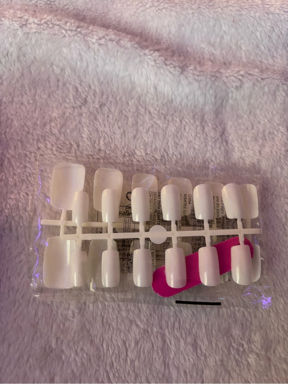 White Press-On Toenails – Full Set – New – Includes Nail File – No Glue